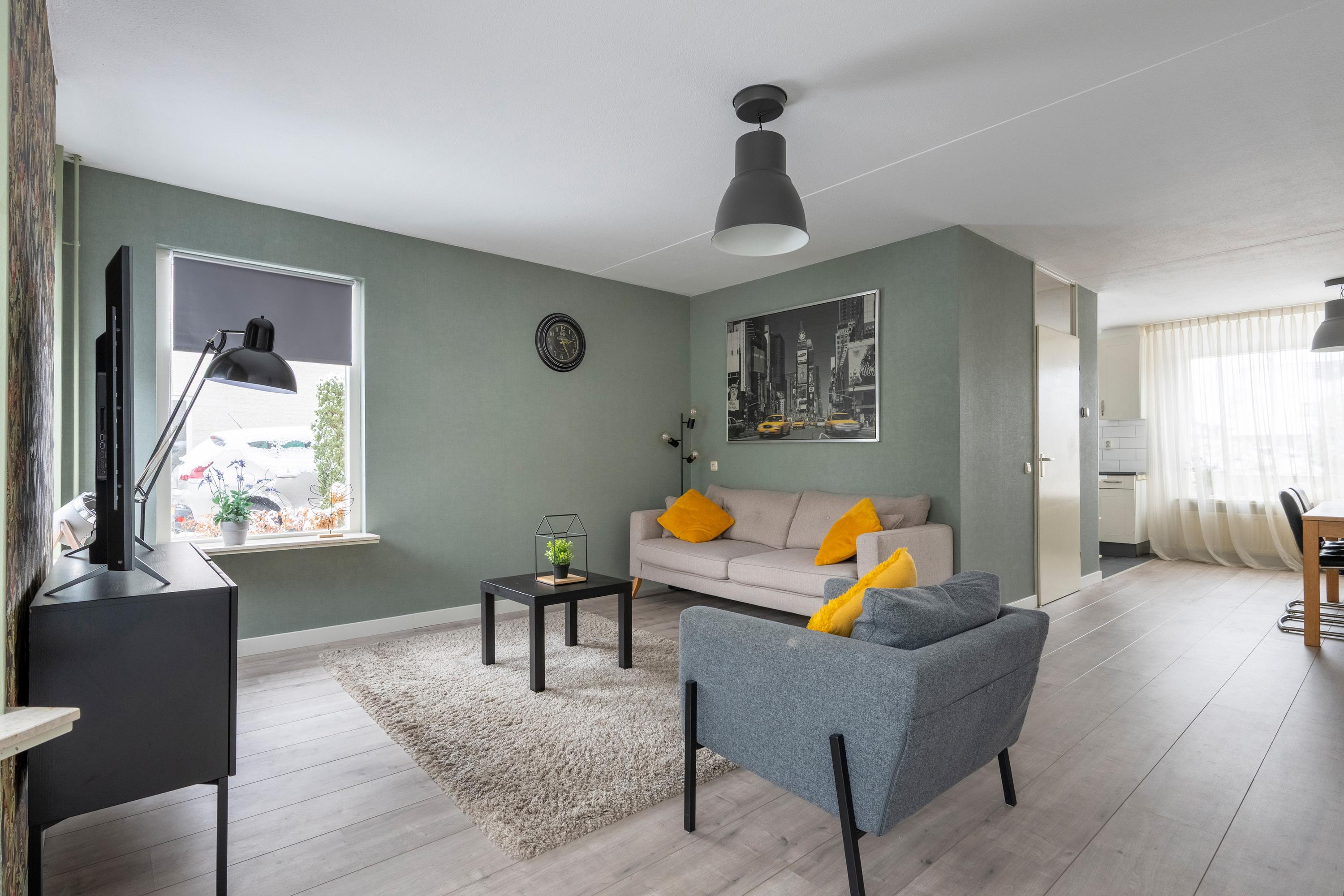 Tussenwoning te koop: Alpenkraai 51, Emmen