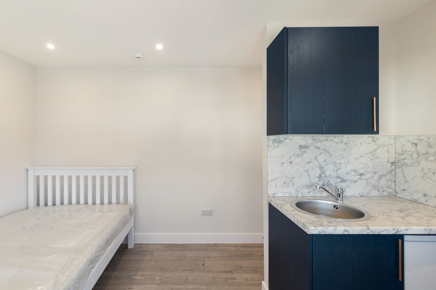Flat Wellington Avenue in Greater London