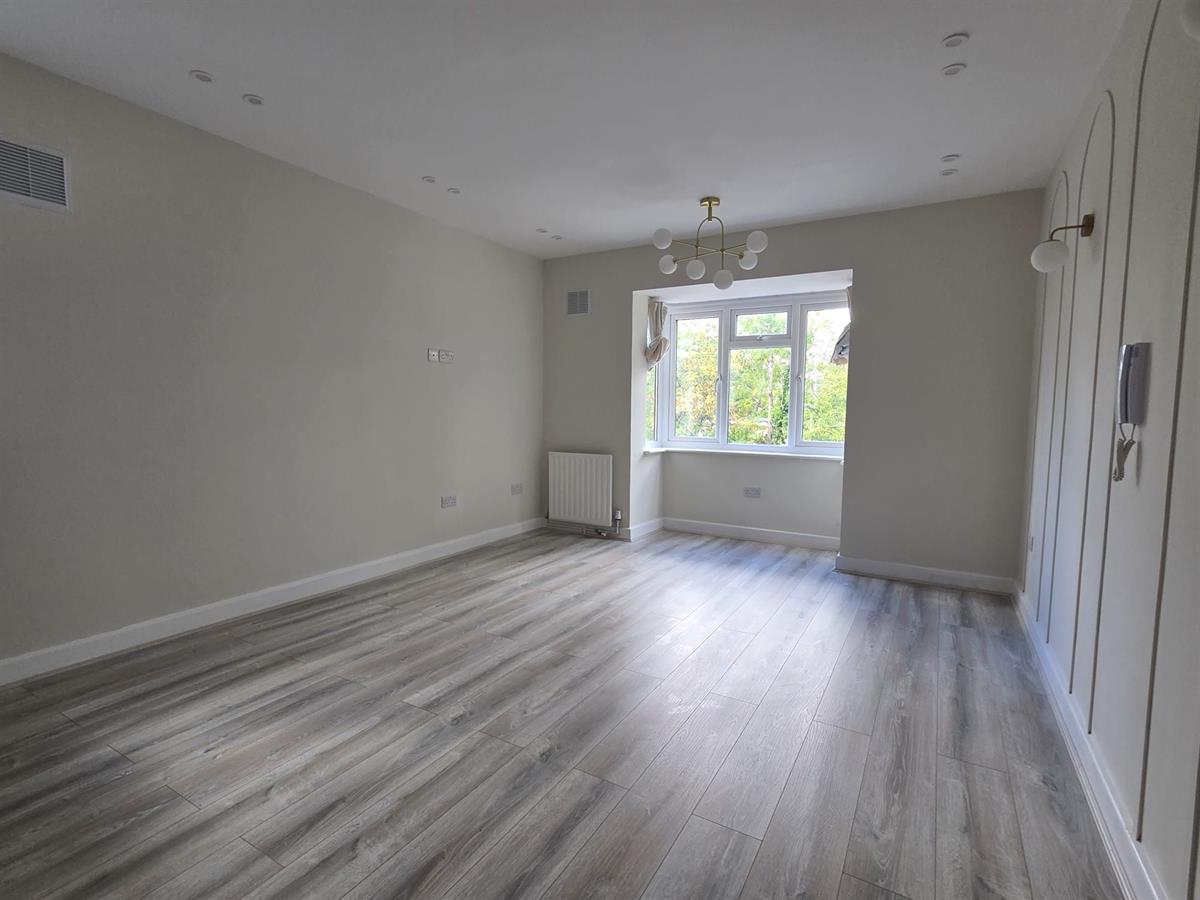 Flat Buffers Lane in Mole Valley
