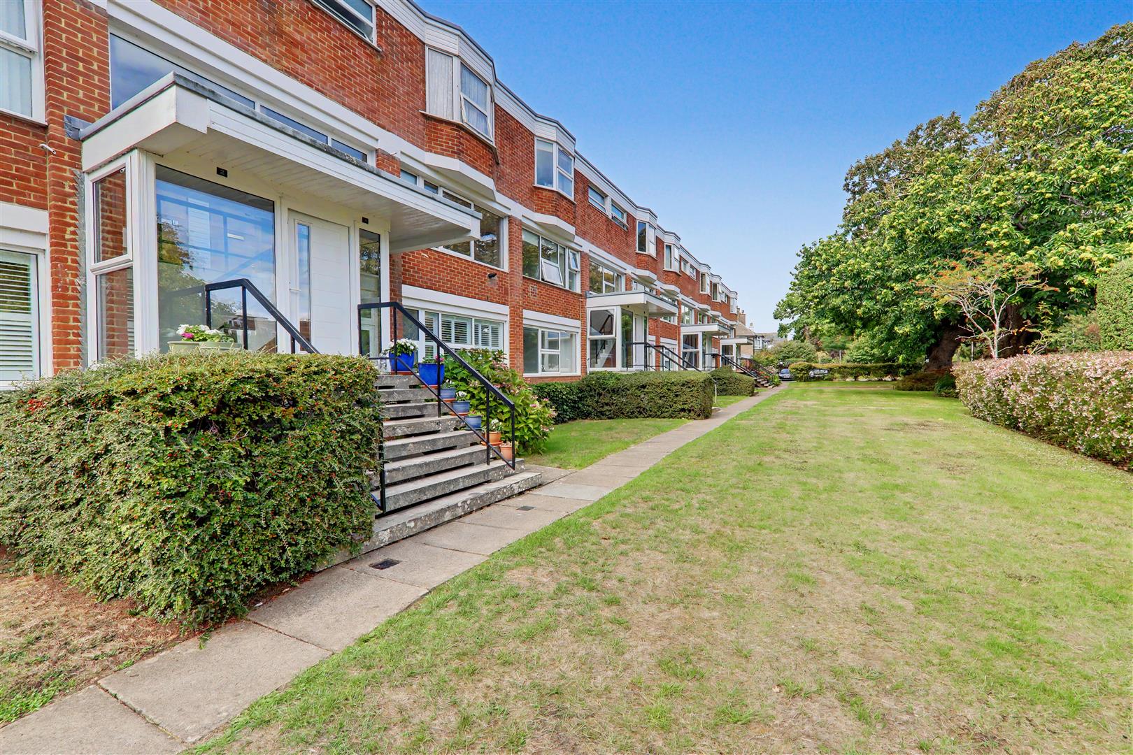 Flat The Rowans in Worthing