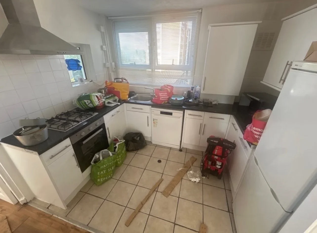 Room Keevil Drive in Greater London