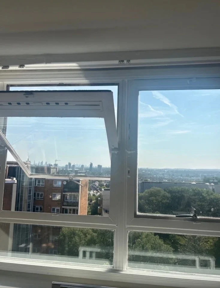 Room Keevil Drive in Greater London