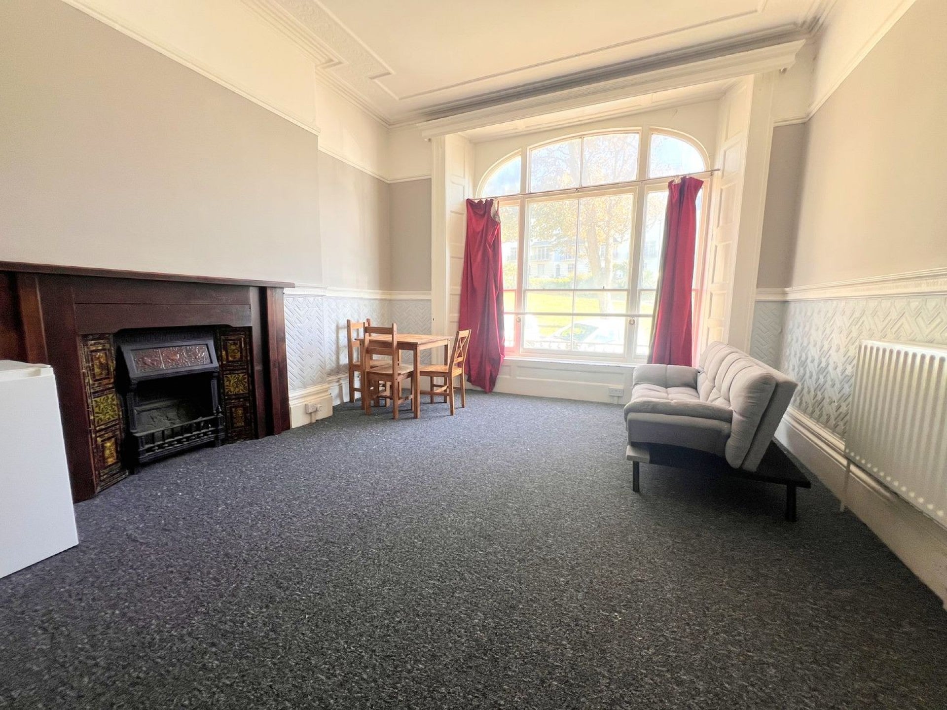 Flat Wellington Square in St Leonards