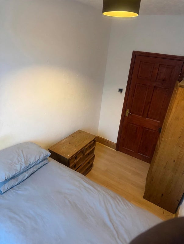 Room Buxton Road in Greater London