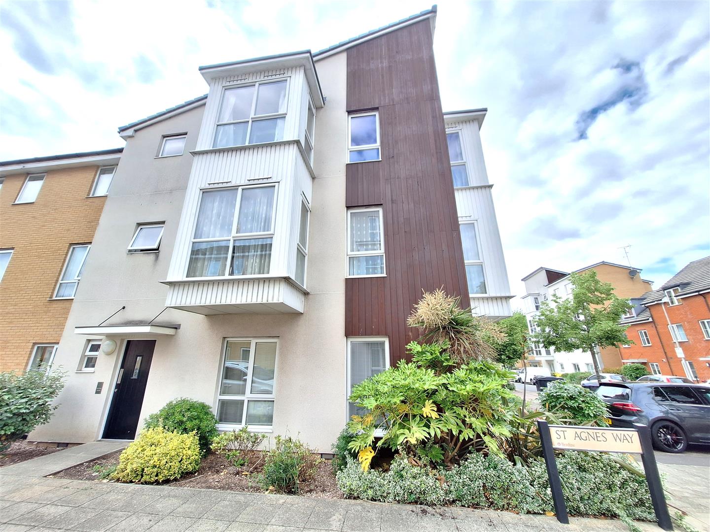 Flat Gweal Avenue in Reading
