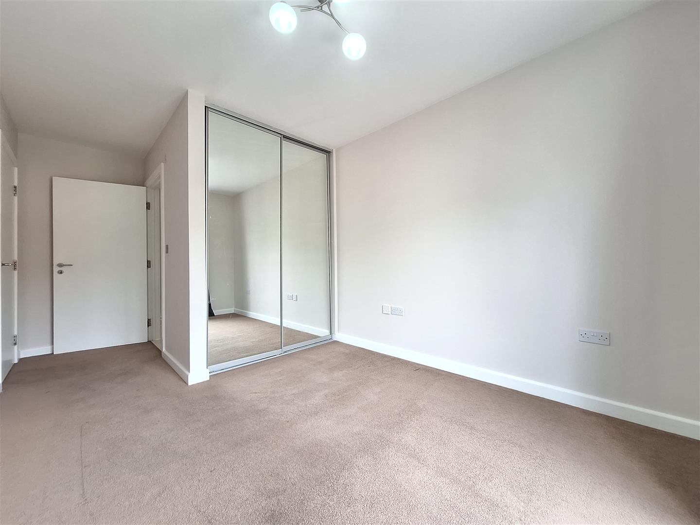 Flat Gweal Avenue in Reading