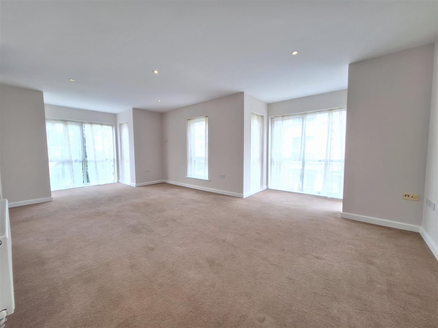 Flat Gweal Avenue in Reading