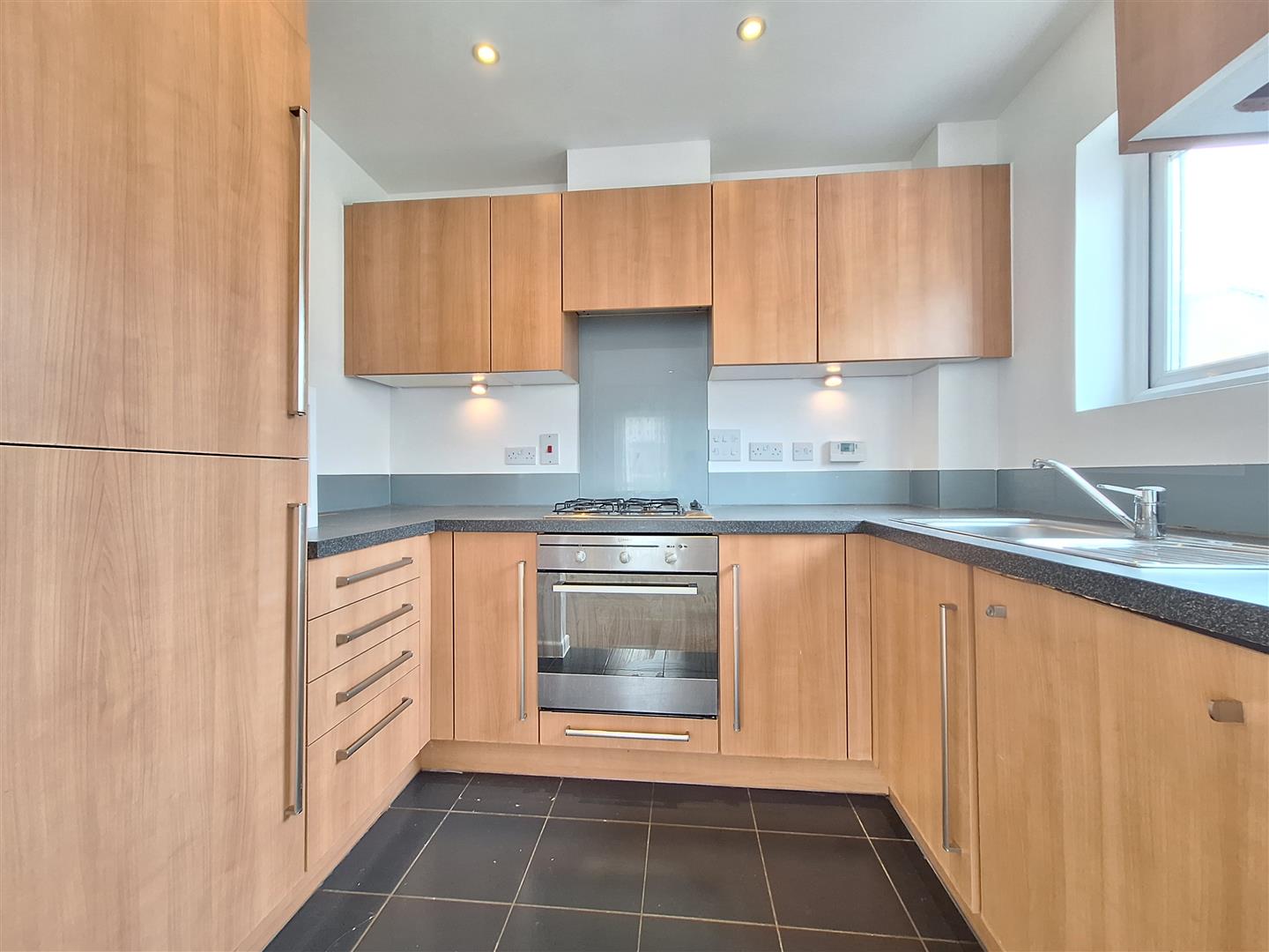Flat Gweal Avenue in Reading
