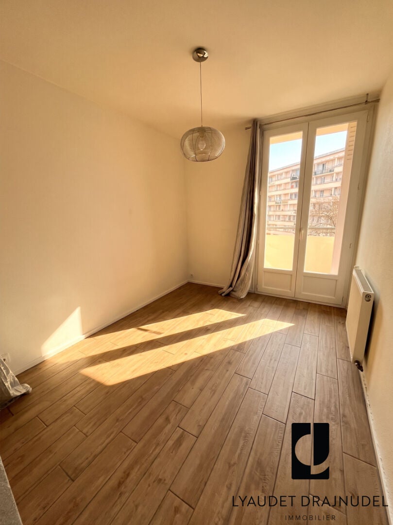 Flat Rue Victor Basch in Roanne