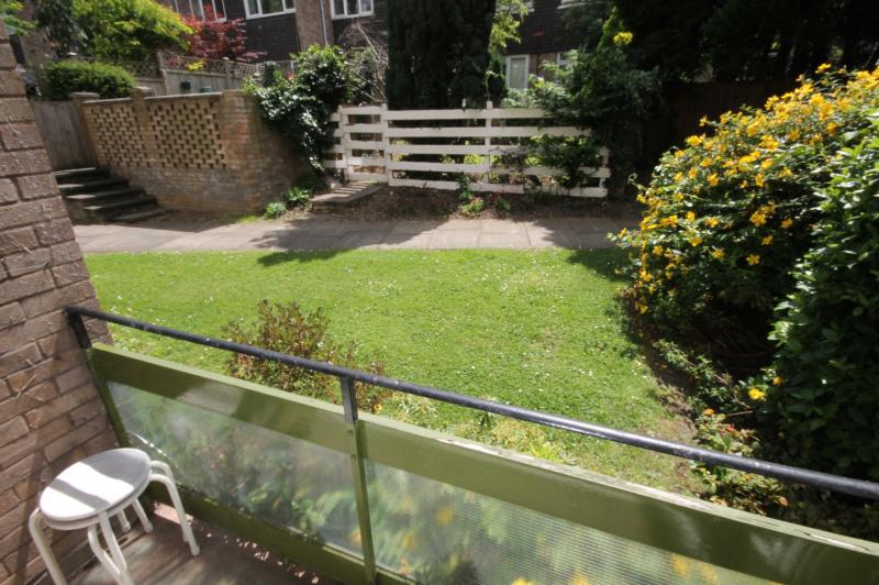 Flat Clivedon Court in Greater London