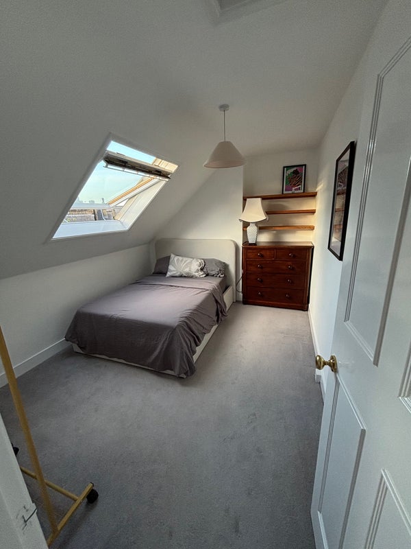 Room Beckwith Road in Greater London