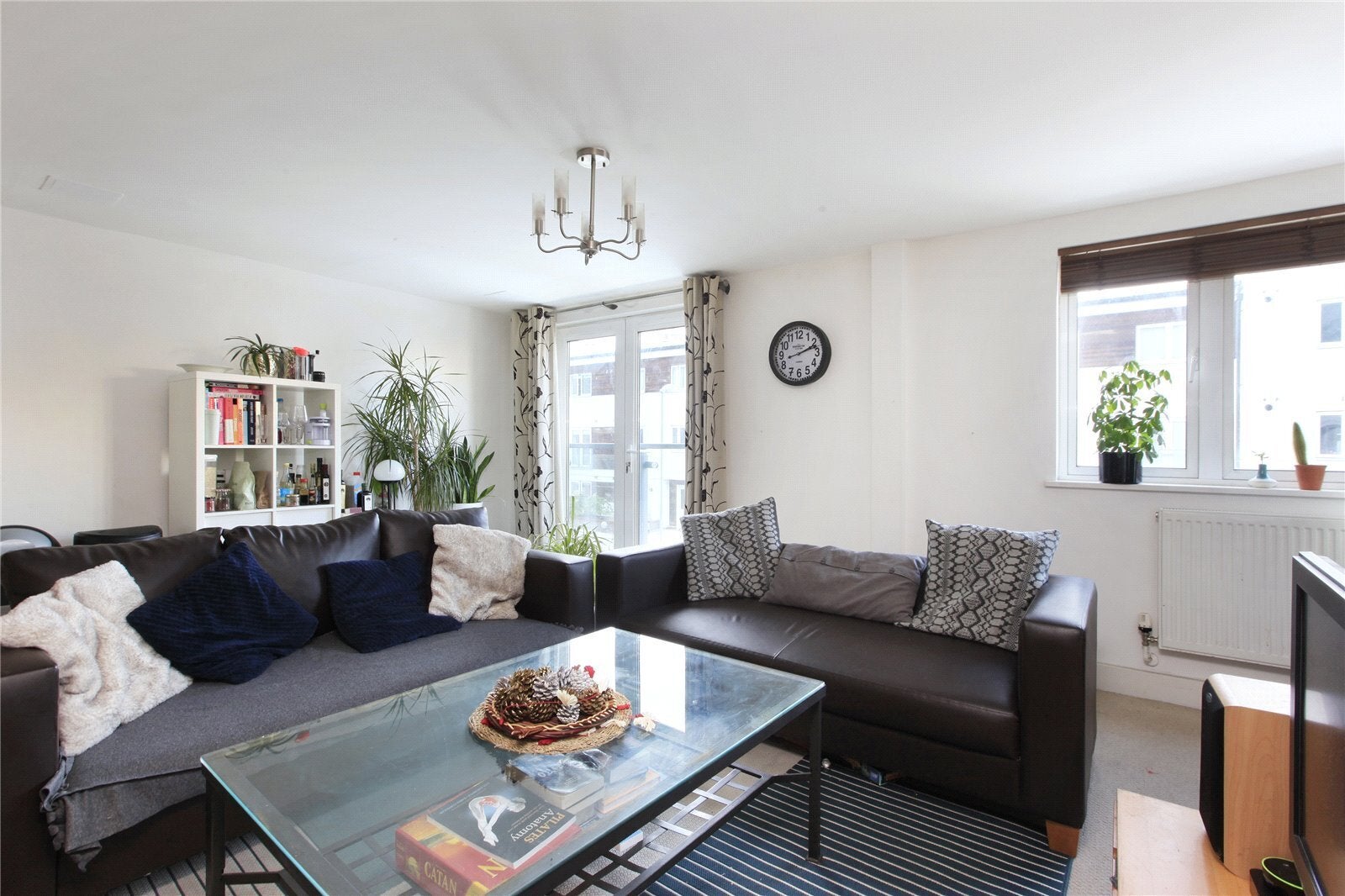 Flat Clapham Road in Greater London