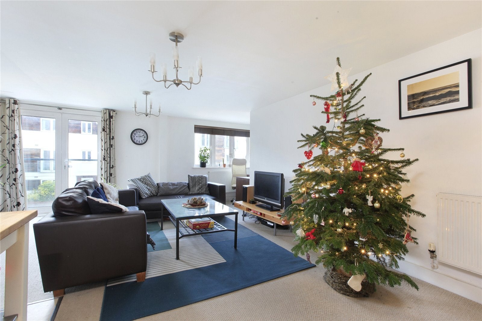 Flat Clapham Road in Greater London