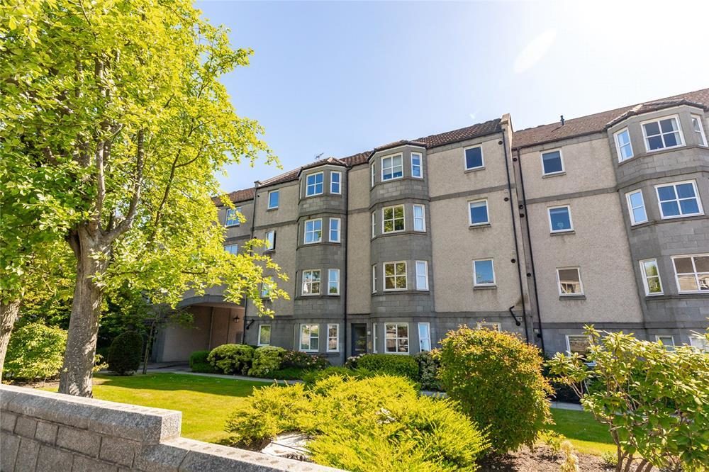 Flat Holburn Street in Aberdeen