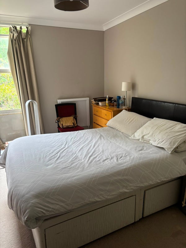 Room Meyrick Road in Greater London