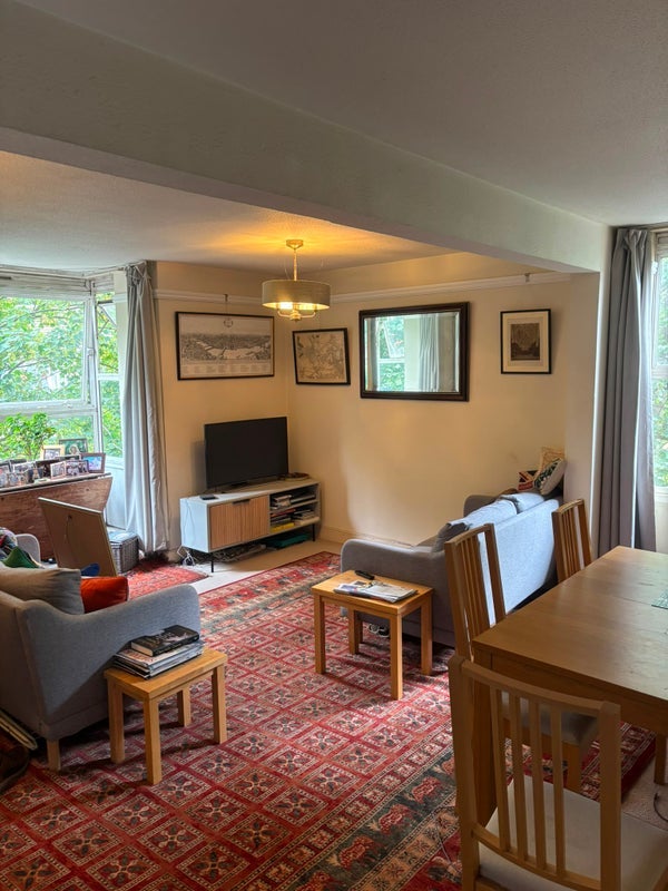 Room Meyrick Road in Greater London
