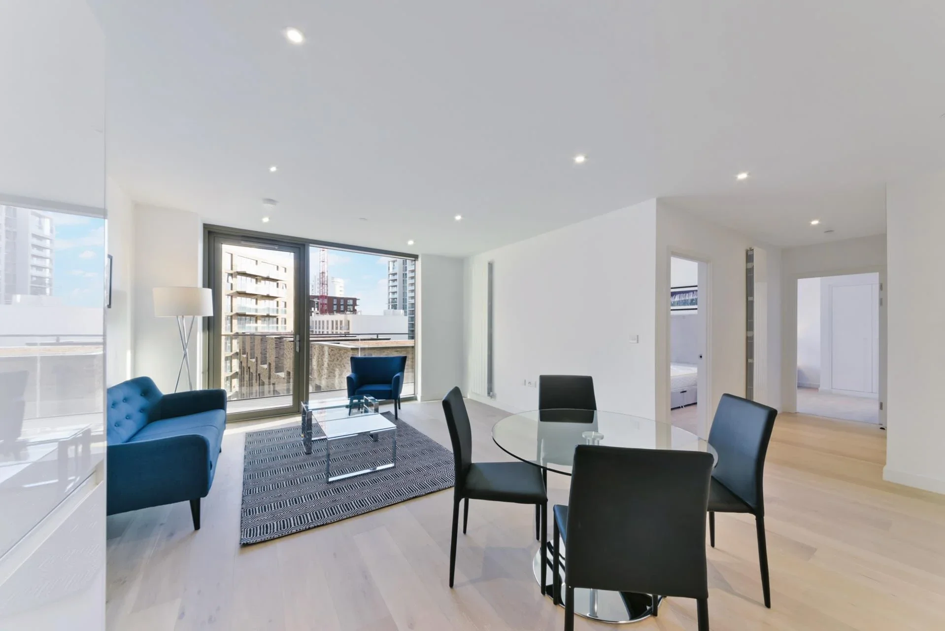 Flat Royal Crest Avenue in Greater London