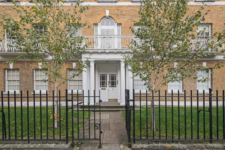 Flat Chester Way in Greater London