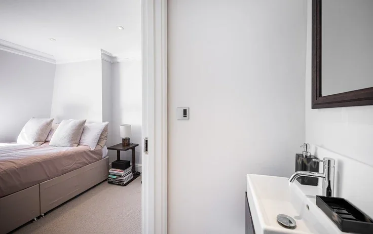 Flat Evelyn Gardens in Greater London