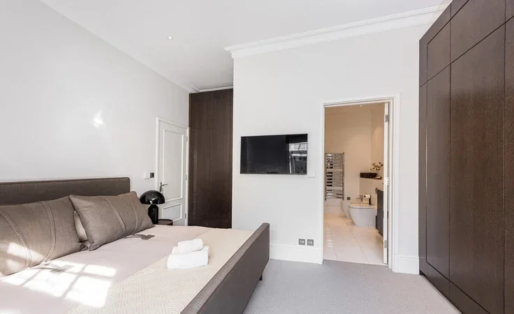 Flat Evelyn Gardens in Greater London