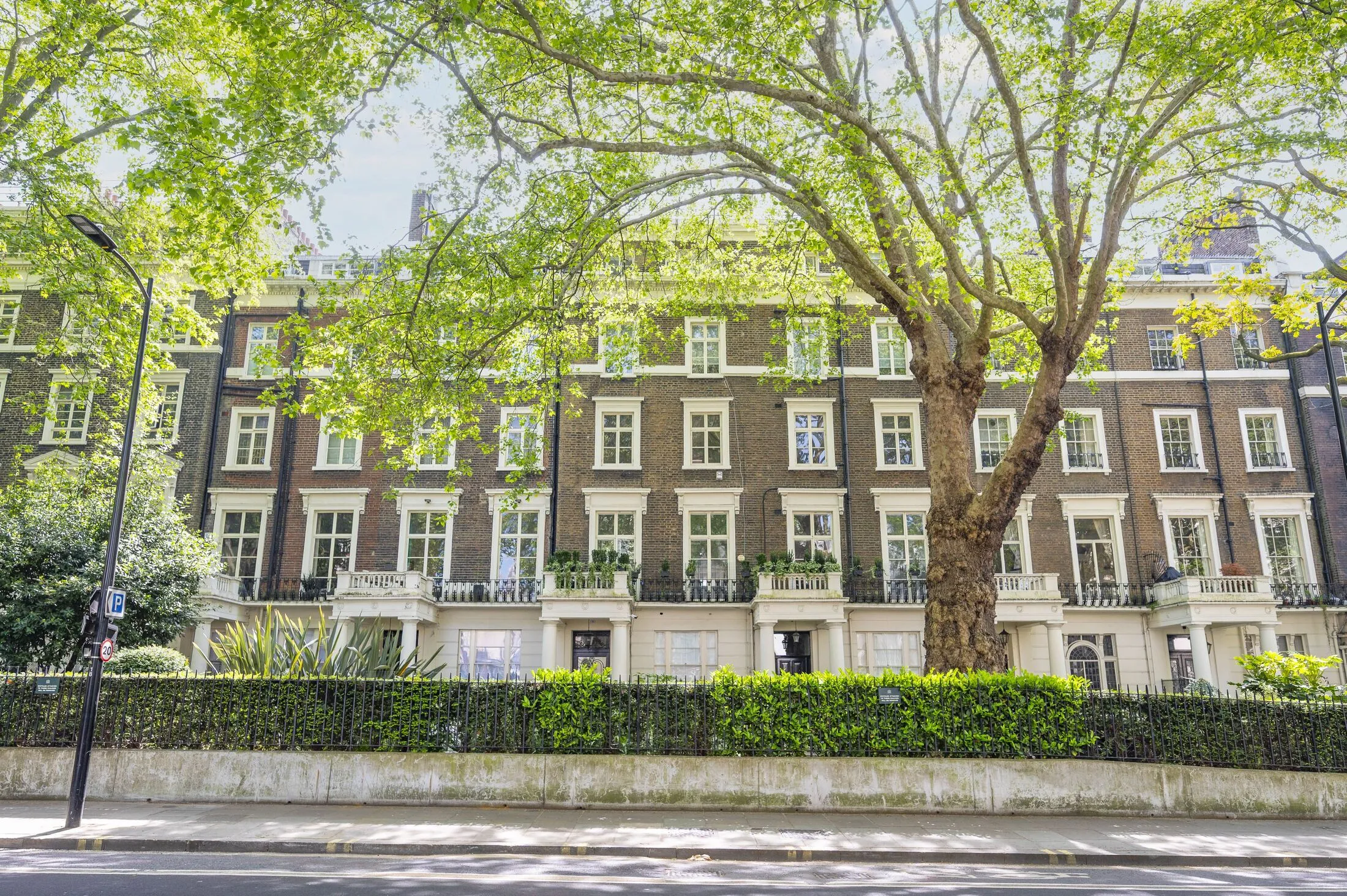 Flat Sussex Gardens in City of Westminster