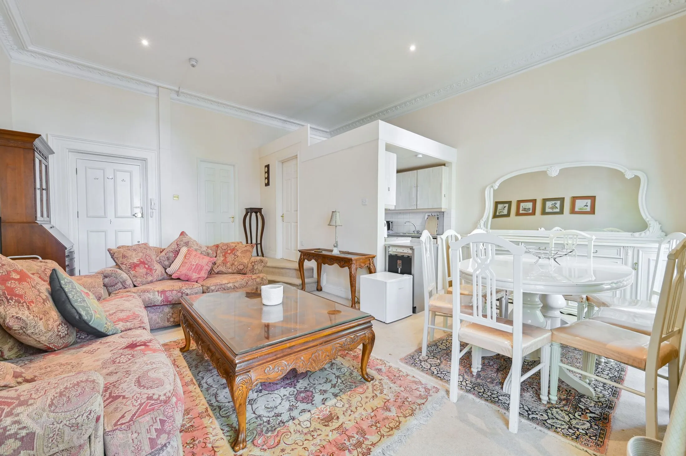 Flat Sussex Gardens in City of Westminster