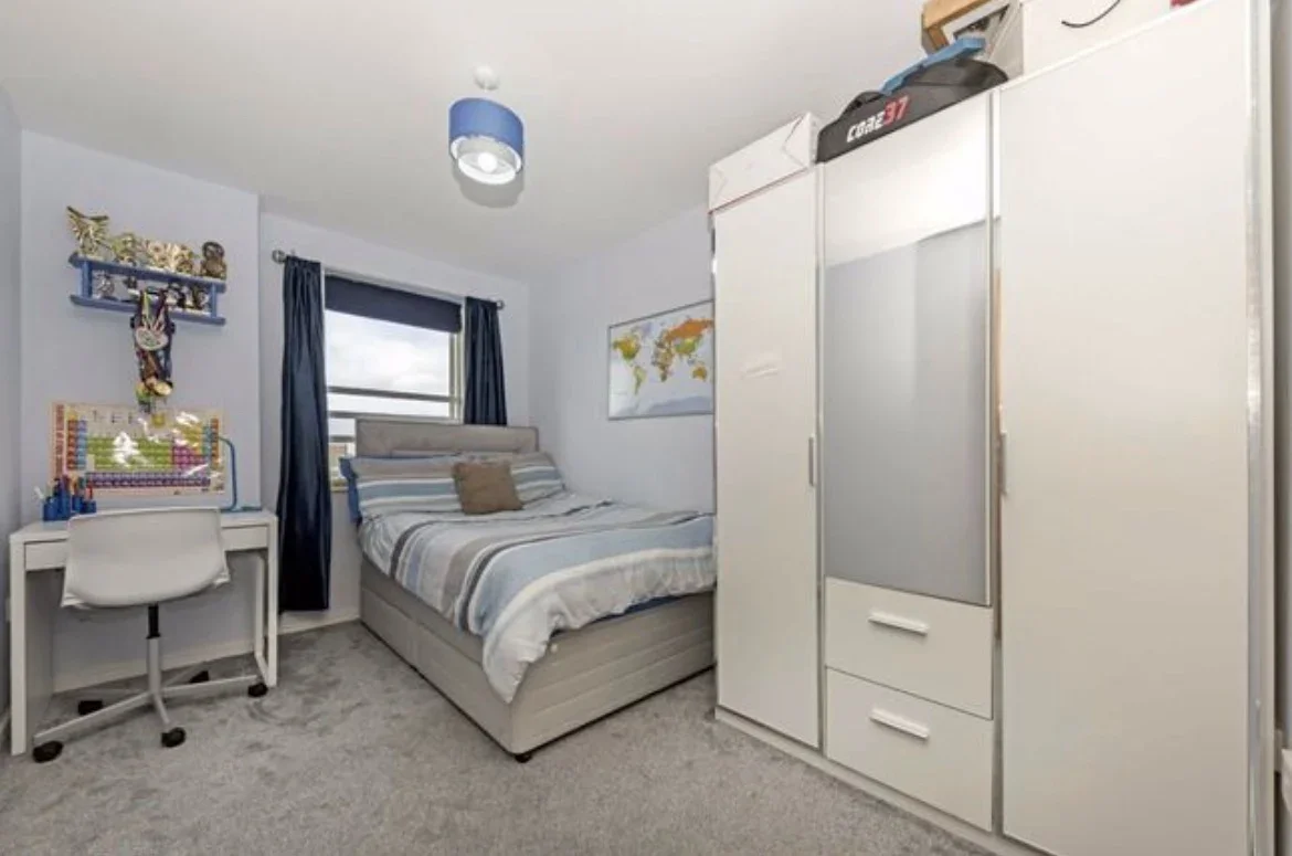 Flat London Road in Greater London