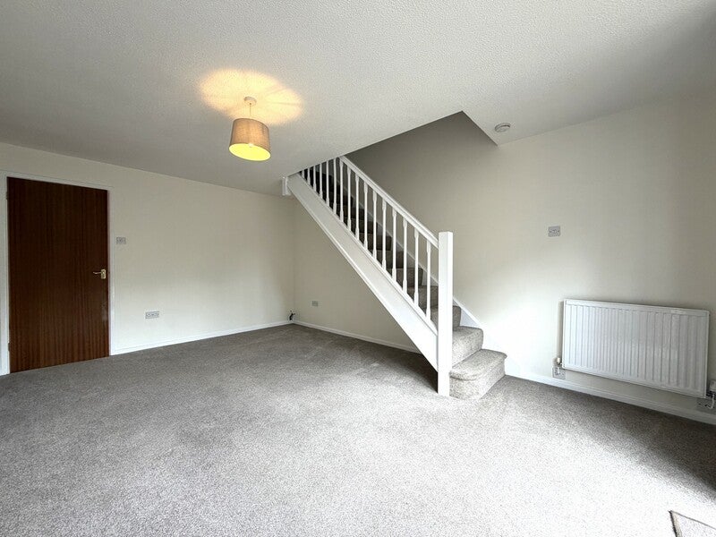 House Pearce Close in Blunsdon St Andrew