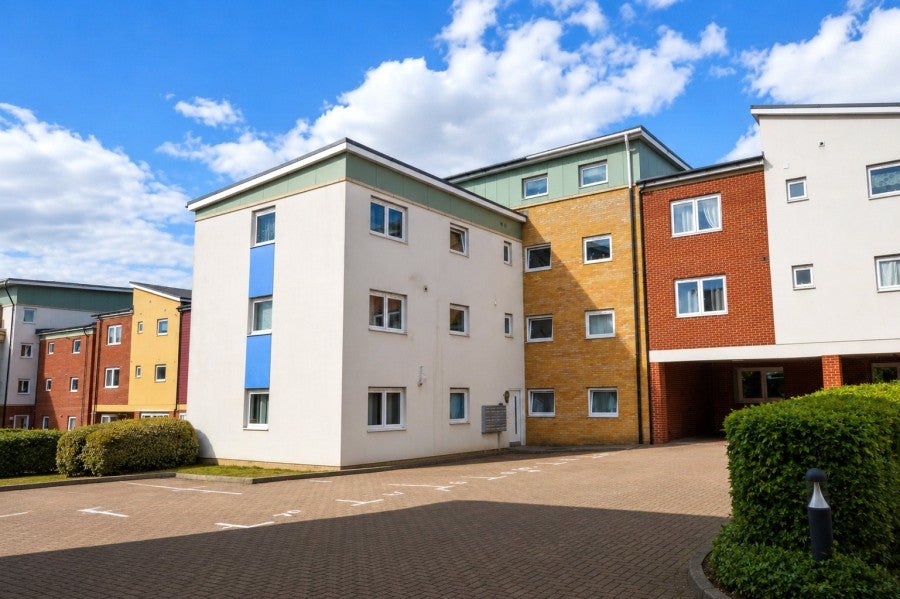 Flat Harlow Road in Harlow