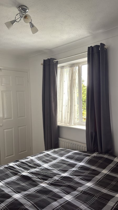 Room Cooper Way in Slough