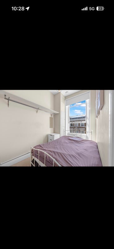 Room Barton Road in Greater London