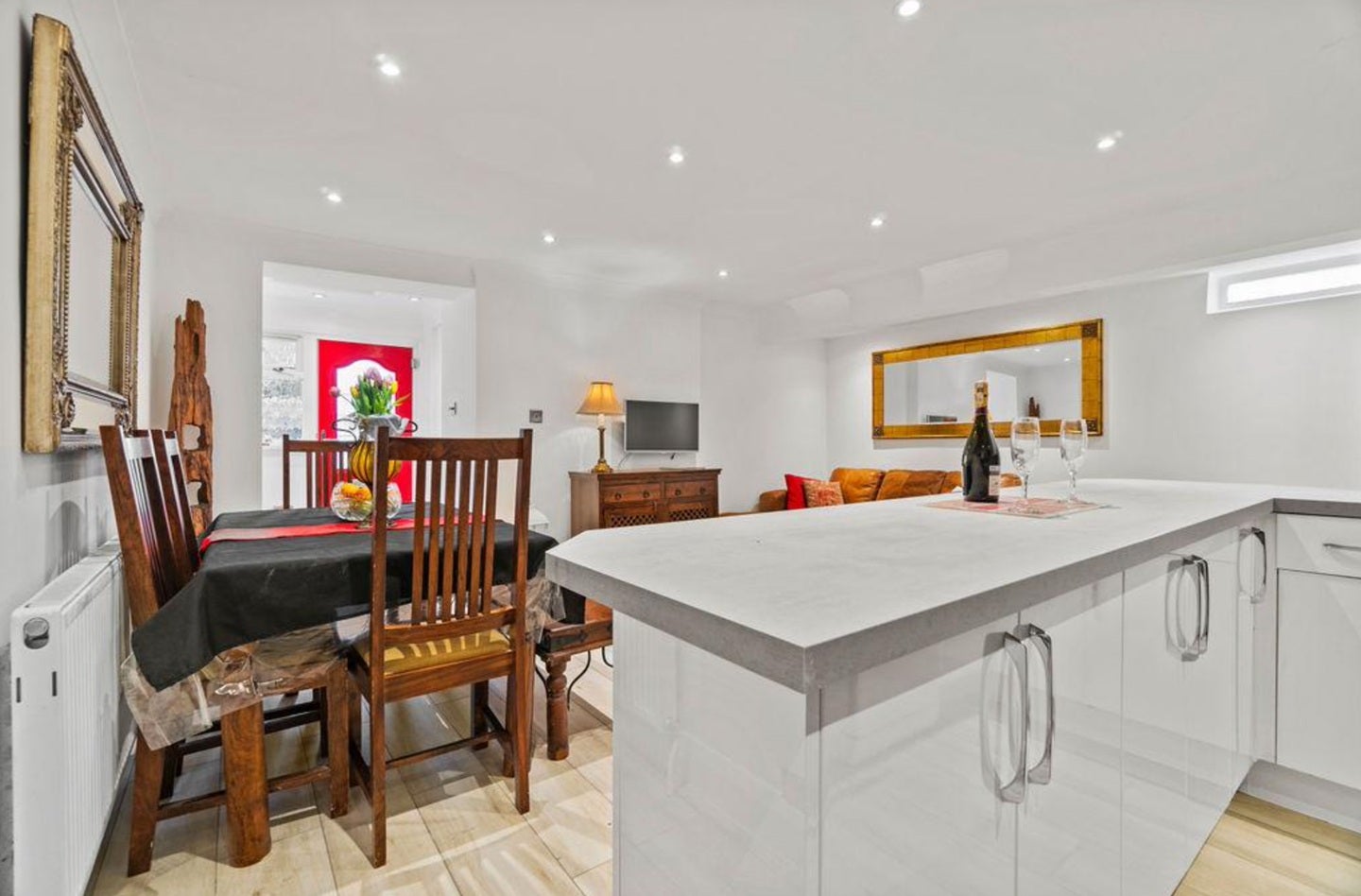 Flat Matheson Road in Greater London