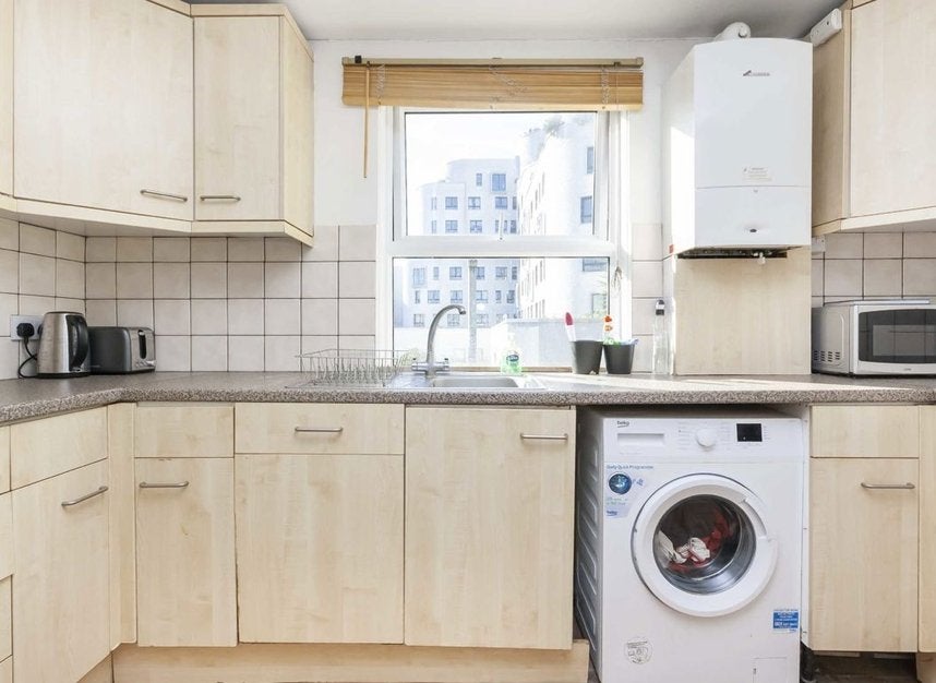Flat Kenwyn Road in Greater London
