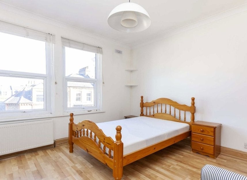Flat Kenwyn Road in Greater London
