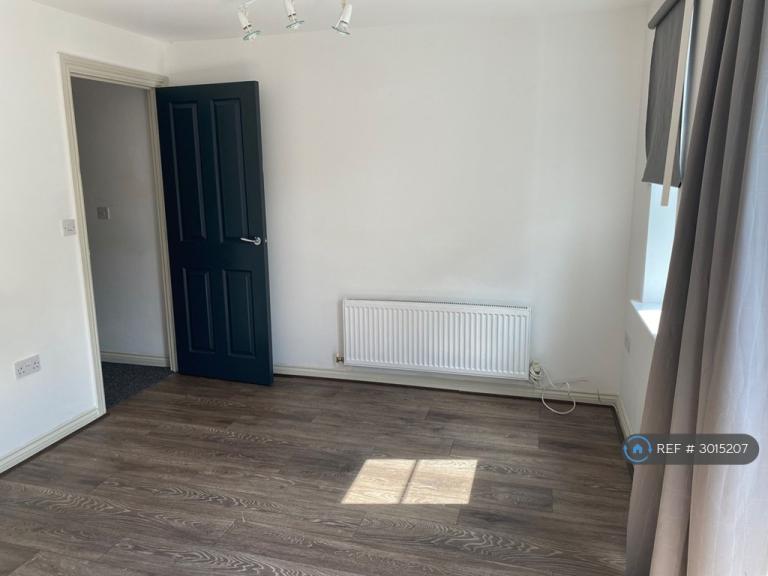 House Cypress Way in Nuneaton and Bedworth