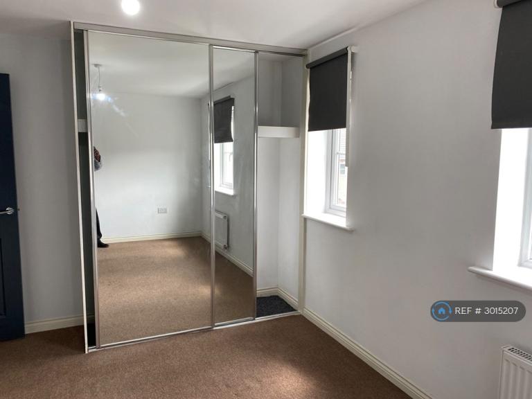 House Cypress Way in Nuneaton and Bedworth