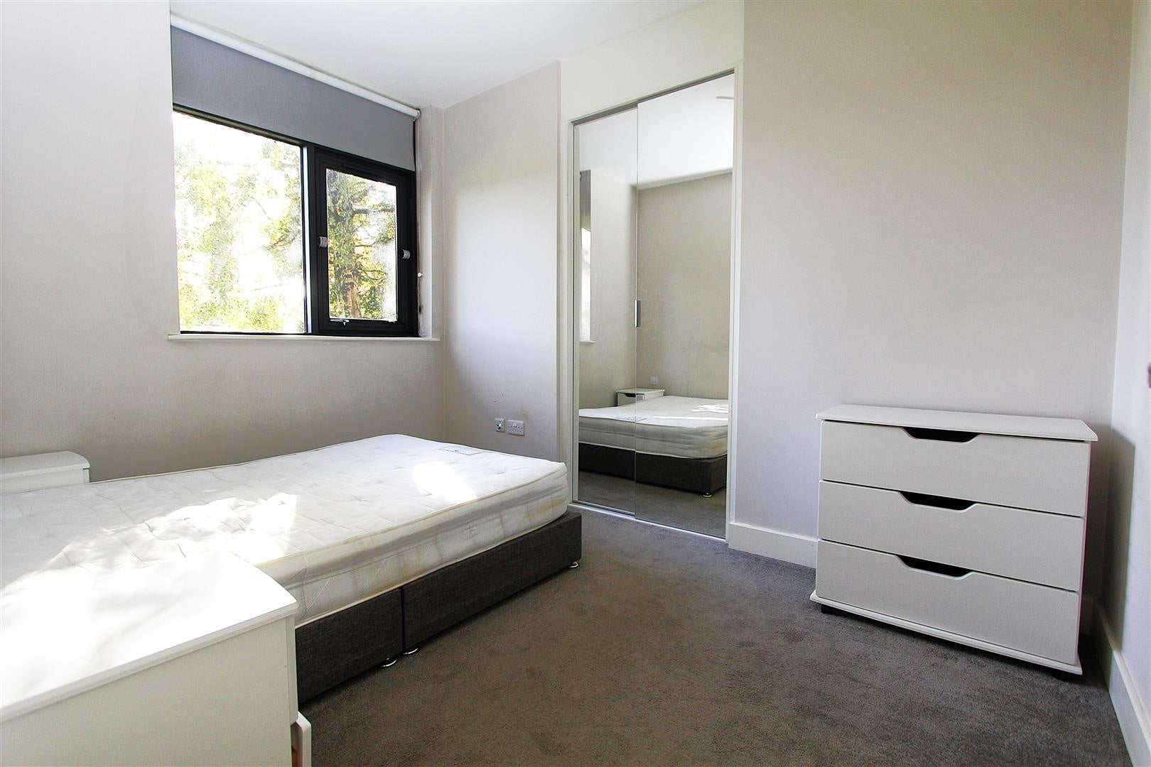 Flat Dawsons Square in Leeds