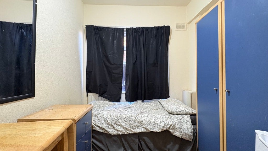 Room Anson Road in Greater London