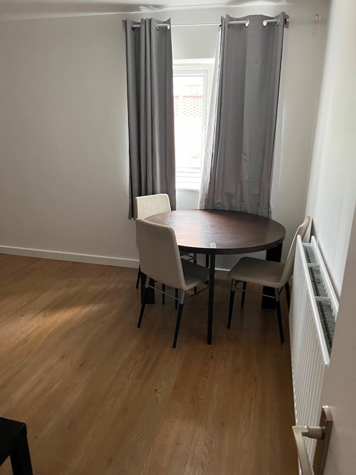 Flat Champion Park in Greater London