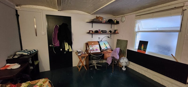 Room Belfast Road in Greater London