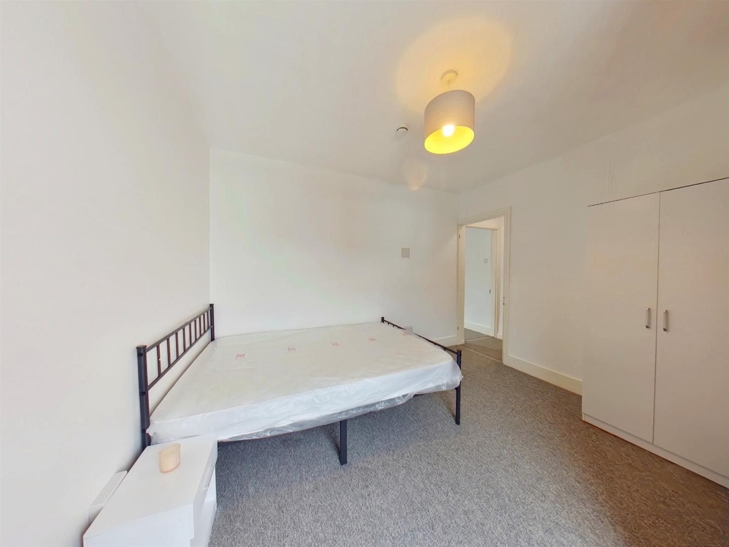 Room Mayfield Road in Gosport
