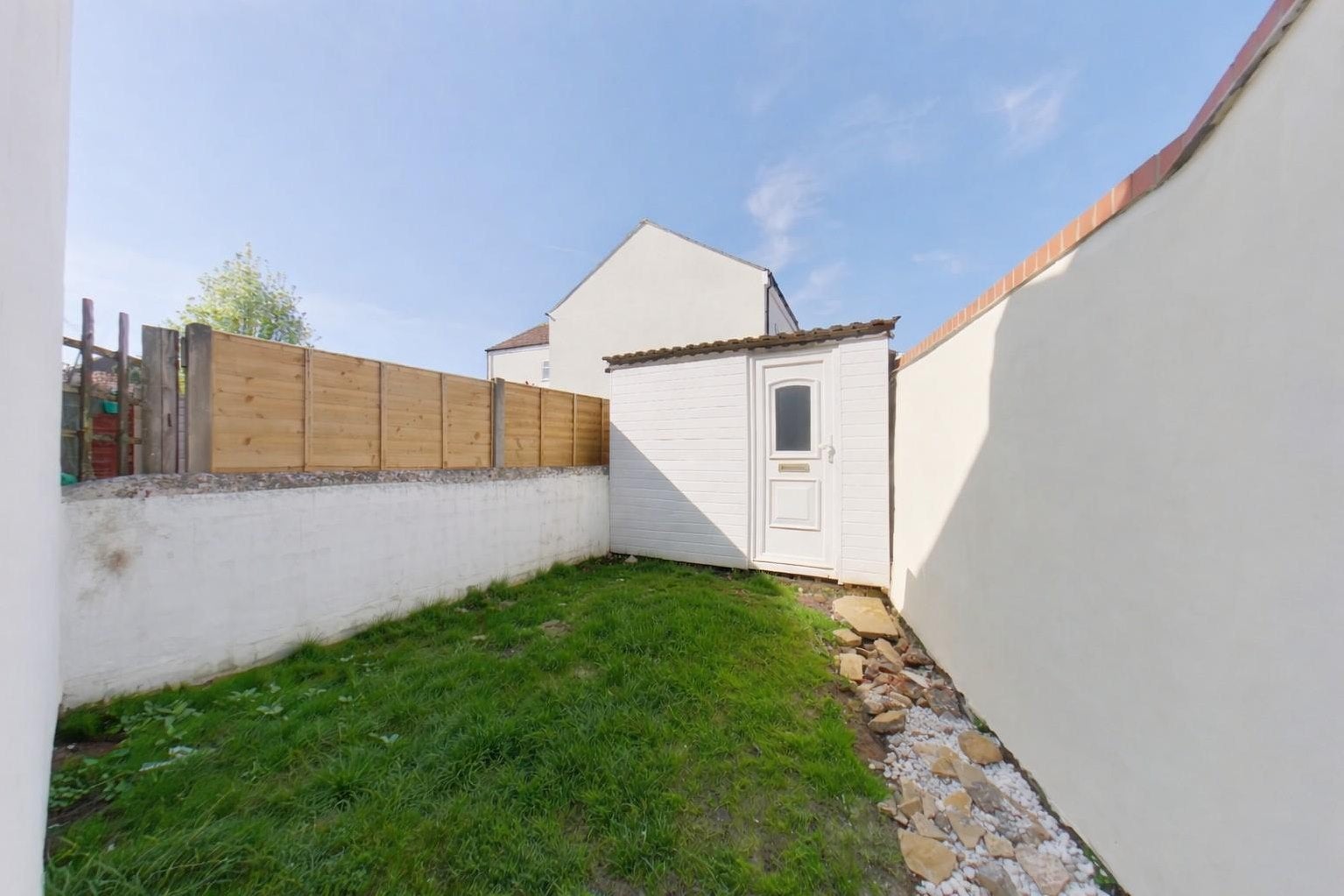Room Mayfield Road in Gosport