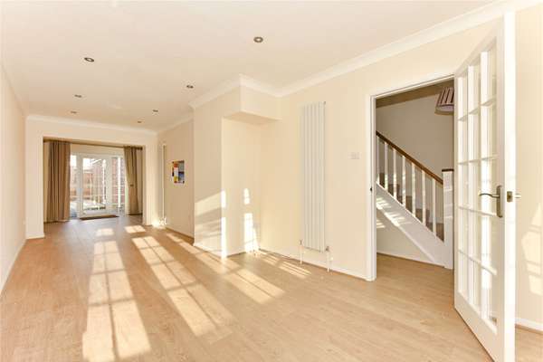 House Brill Close in Marlow