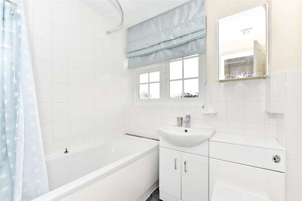 House Brill Close in Marlow