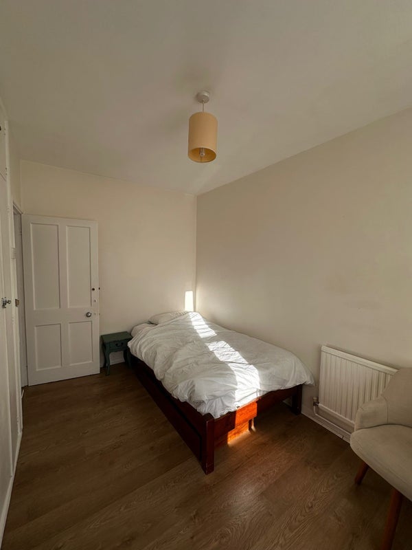 Room Wandsworth Road in Greater London