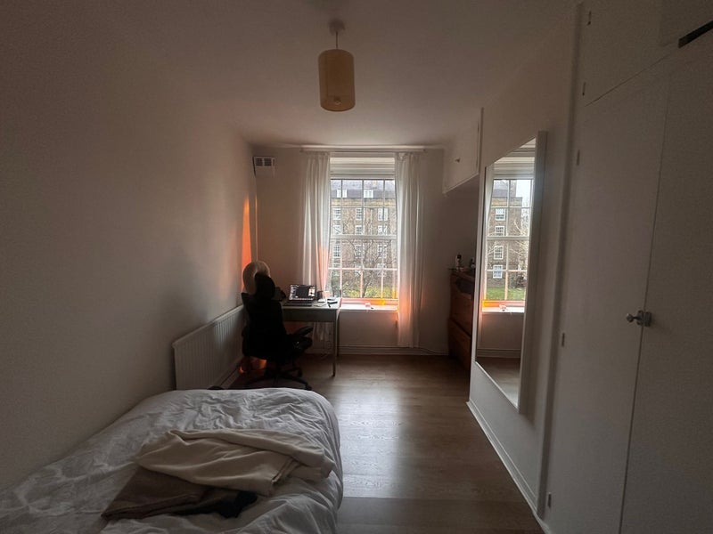 Room Wandsworth Road in Greater London
