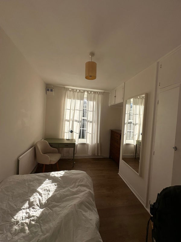 Room Wandsworth Road in Greater London