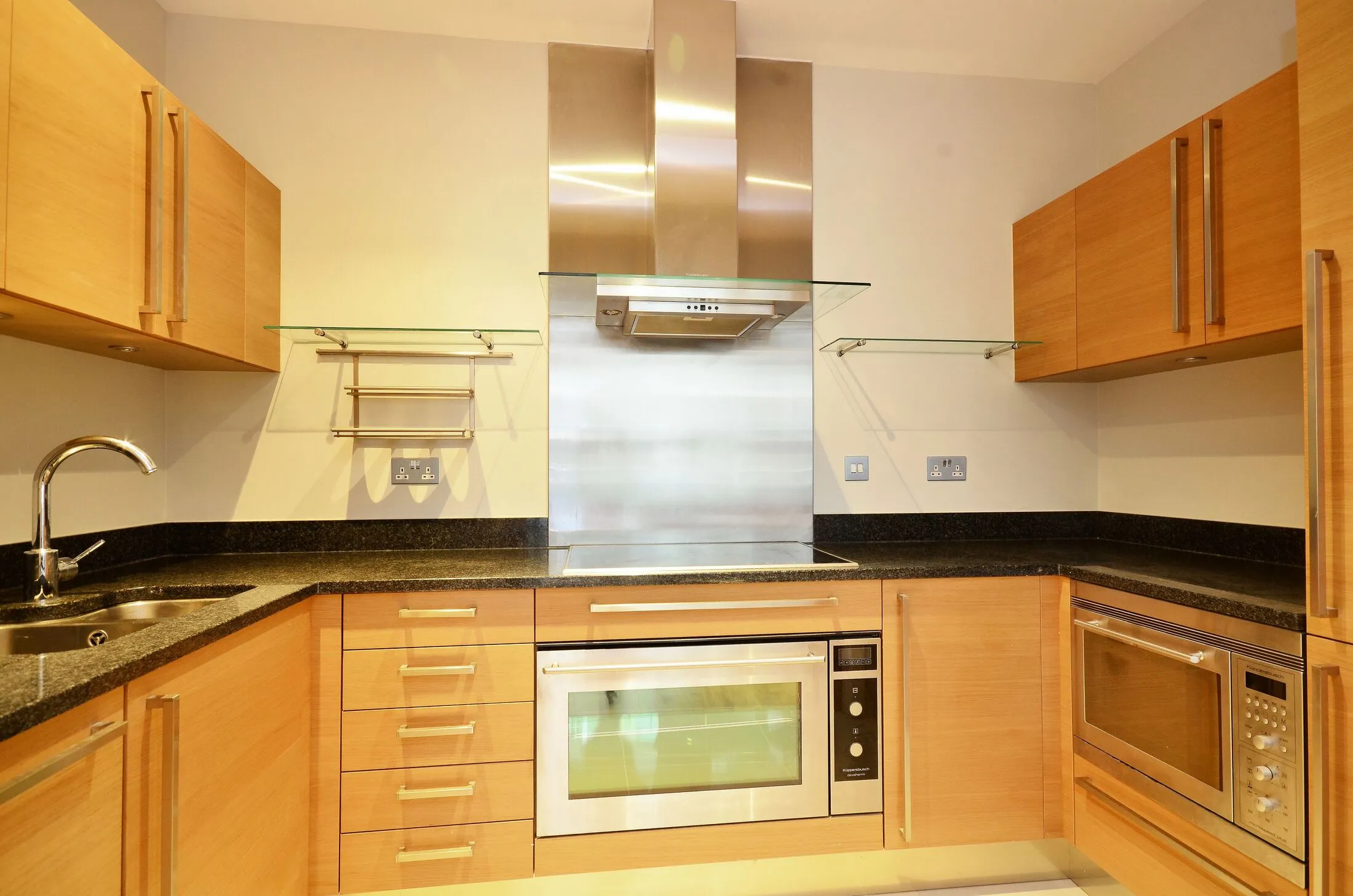 Flat Juniper Drive in Greater London