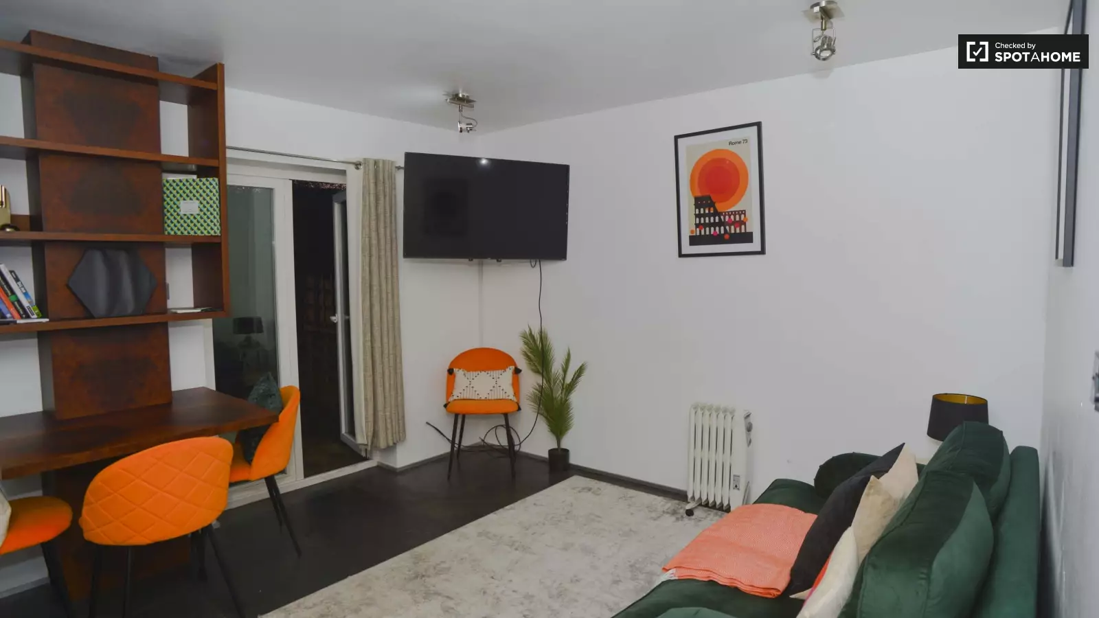 Flat Holton Street in Greater London
