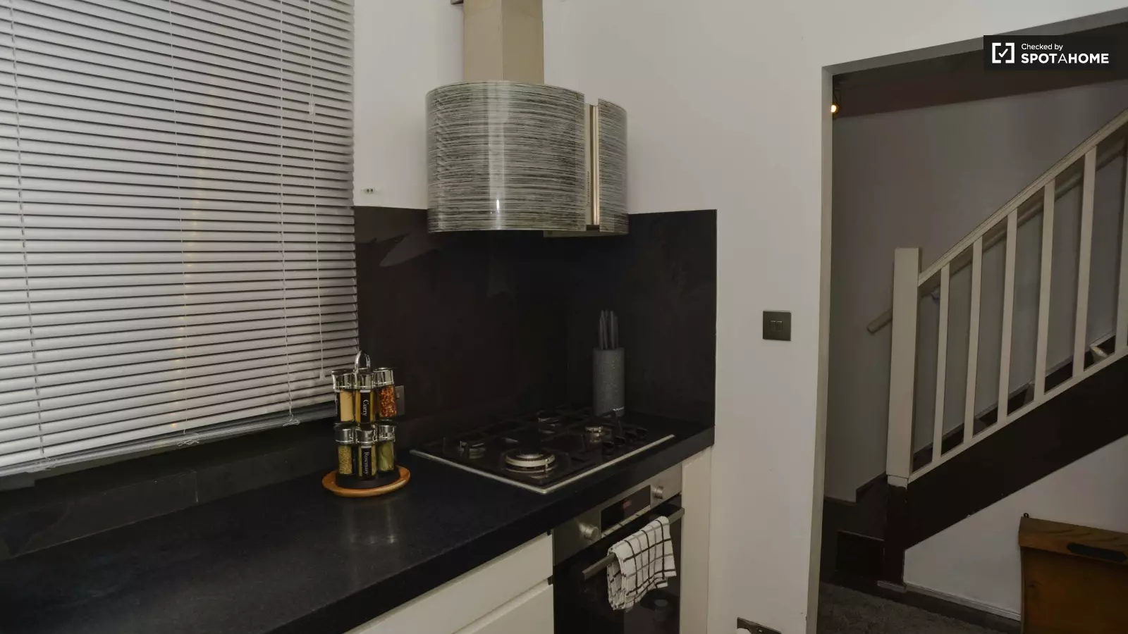 Flat Holton Street in Greater London